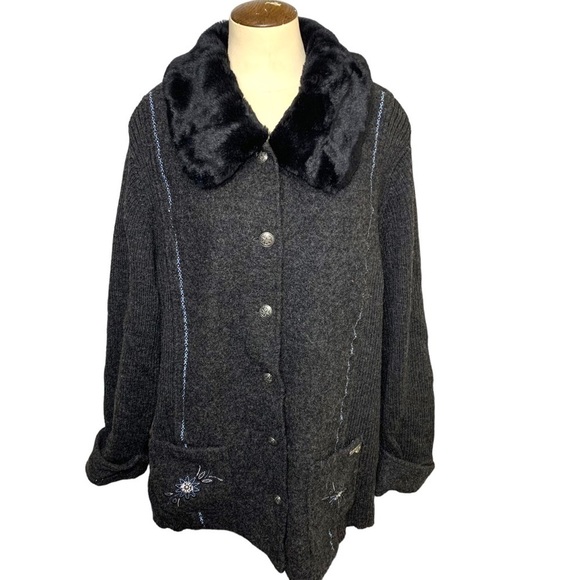 Vintage Wool Cardigan Jacket Sz 2XL Gray Fur Collar Removable Floral Embroidery - Picture 1 of 14